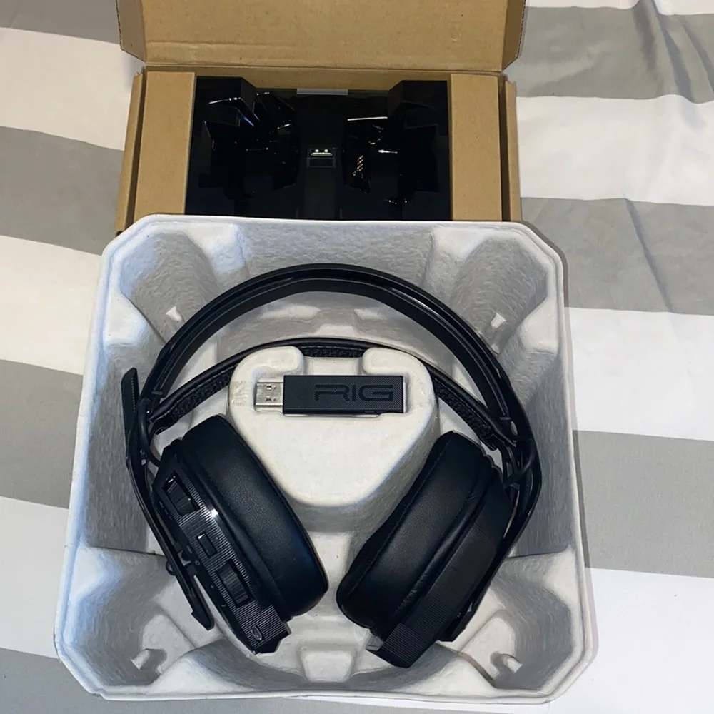 RIG - 800 Pro HS Wireless Headset and Base Station for PS4,PS5,PC